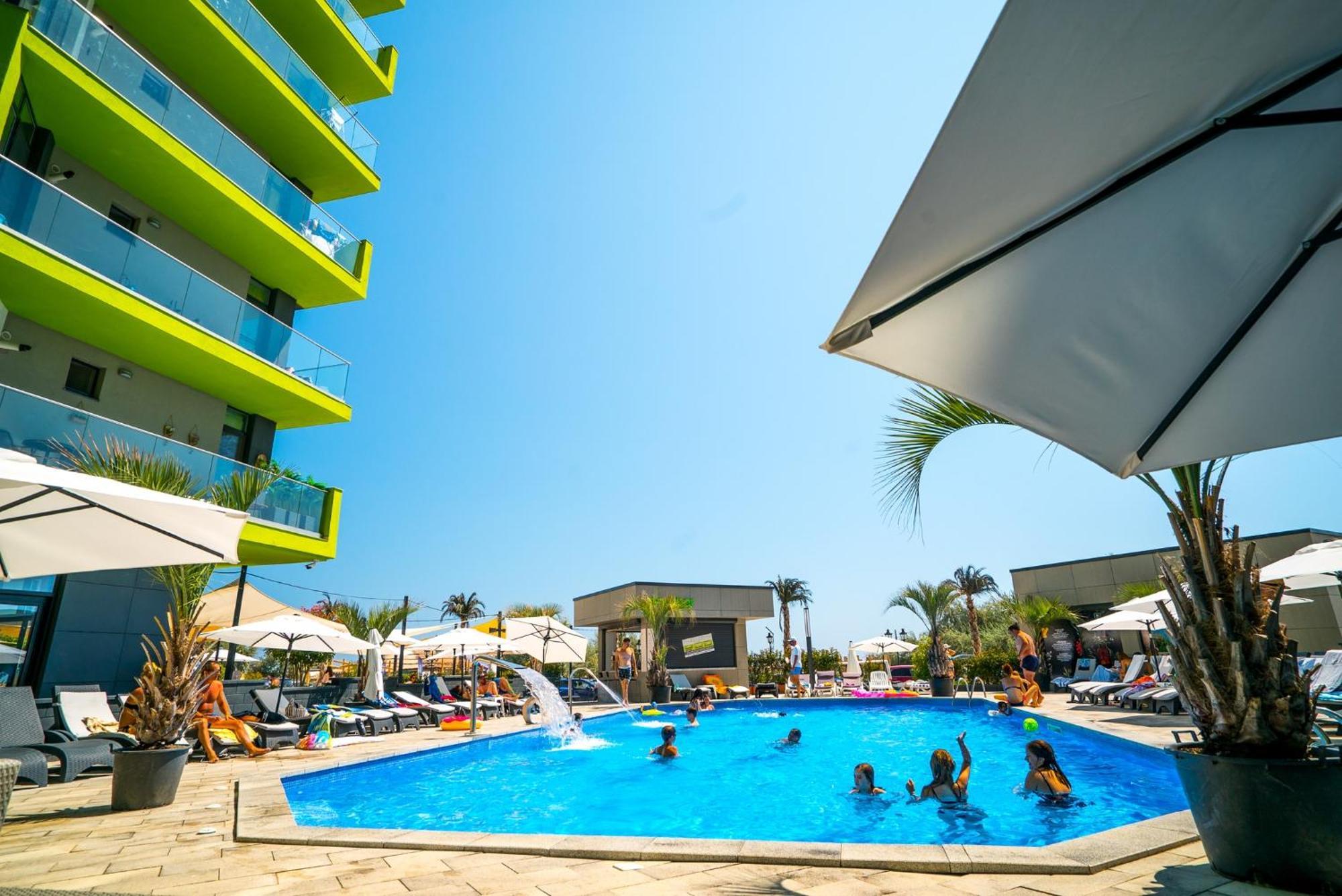 Aquamarine - Pool & Spa Beach Resort Năvodari Esterno foto